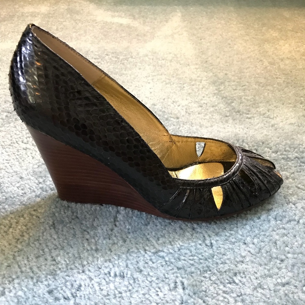 Dolce Vita Women’s Black snake skin print wedge